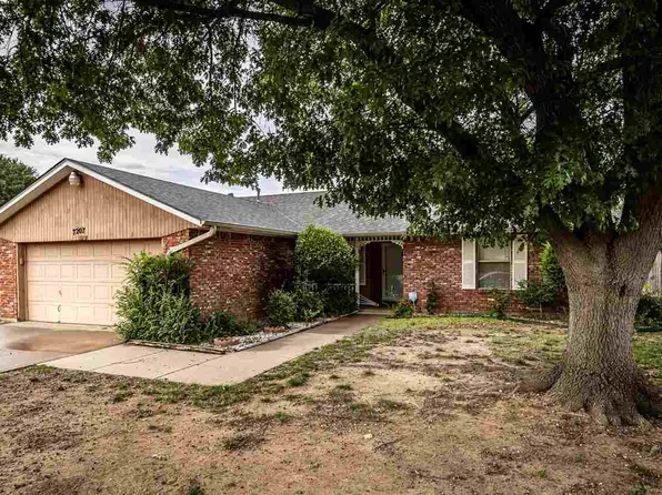 7207 NW Willow Creek Dr, Lawton, OK 73505