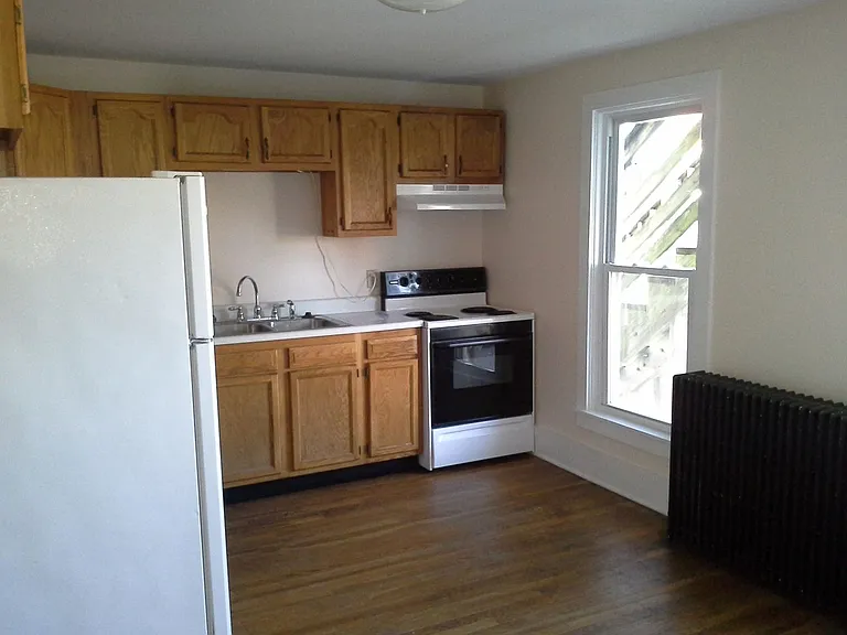 217-219 N Henderson St — Photo 16