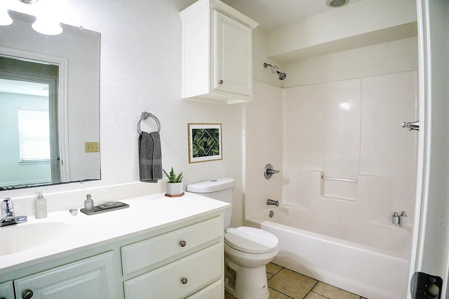 1728 S. Waco Street — Photo 2
