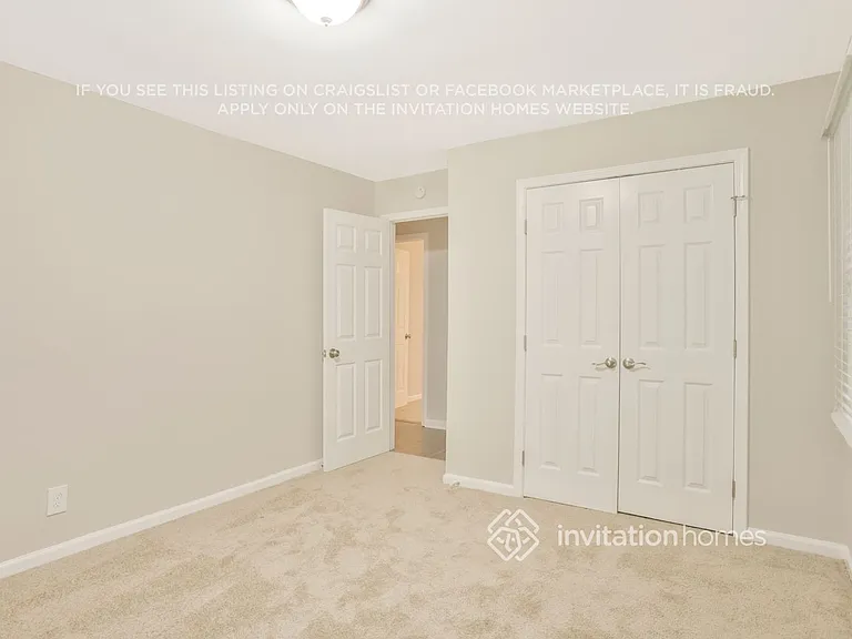 1554 N Columbia Pl — Photo 14