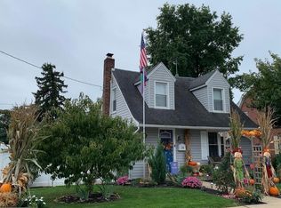 200 W Beaver St, Hallam, PA 17406