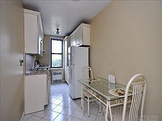 5th image of 8311 139th St APT 6D