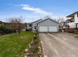 996 Arnold St, Innisfil, ON L0L 1C0
