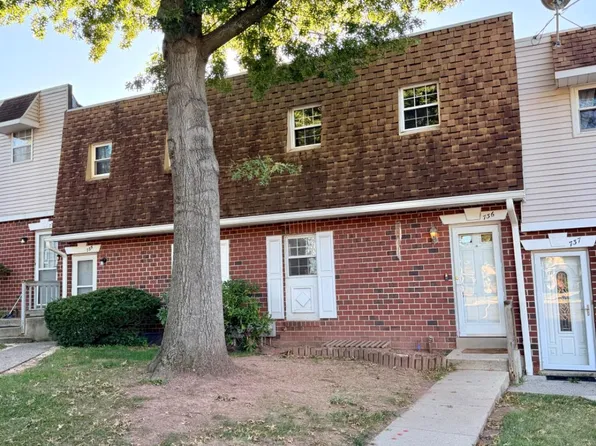 736 Village Ln, Pottstown, PA 19464
