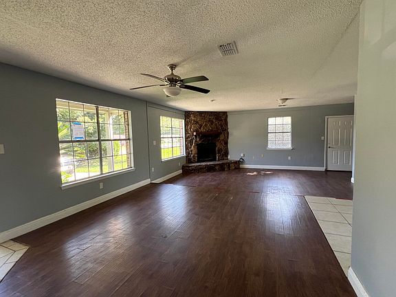 2nd image of 830 El Camino Dr