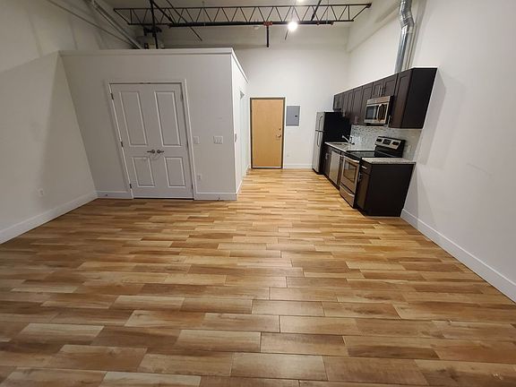 3rd image of 162 W Chelten Ave #206