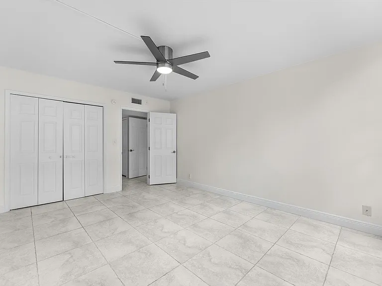 4240 Oaks Ter #103 — Photo 19
