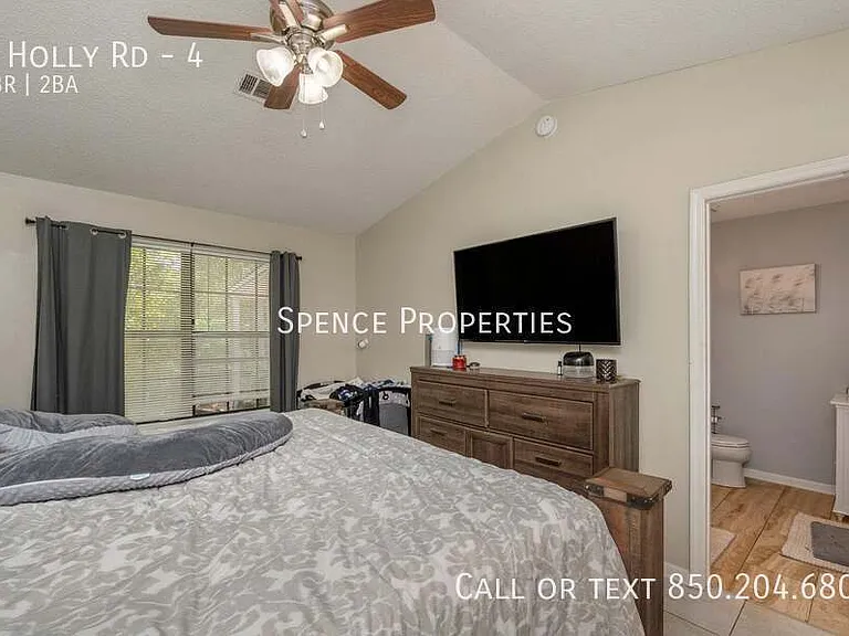 4 Holly Rd #4 — Photo 13