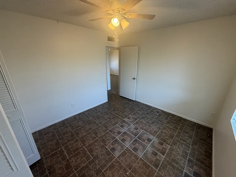 6102 W Osborn Rd — Photo 11