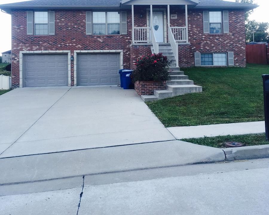 1st image of 4067 Newcastle Ln