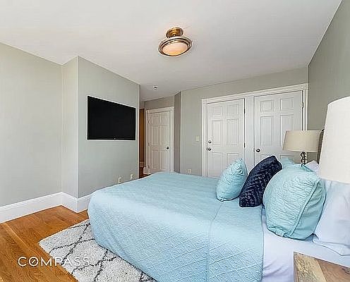 5th image of 61 Saint Marks Pl APT 3