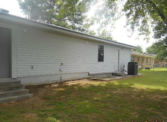 5th image of 219 Jaggers St