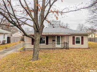 1417 Loretta St, Pekin, IL 61554