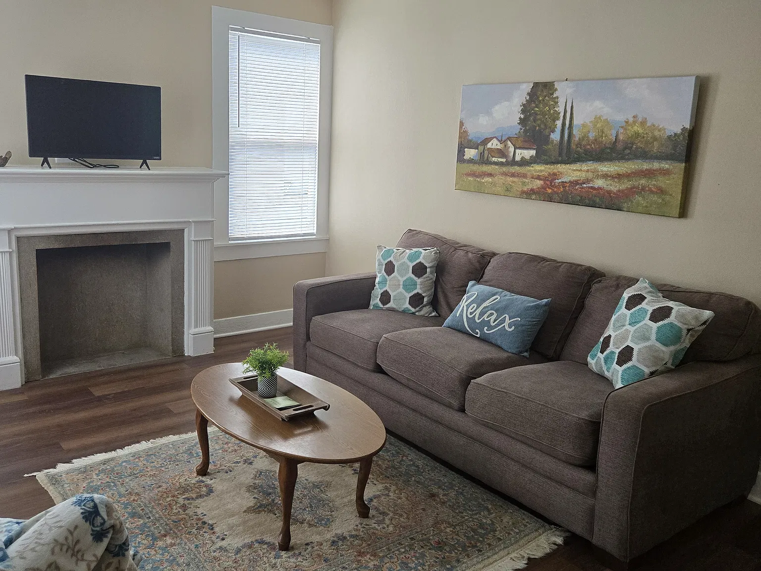 2 bed, 584 sqft, $3,250 — Photo 3
