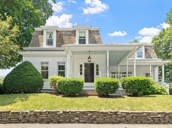 27 Prospect St, Pepperell, MA 01463