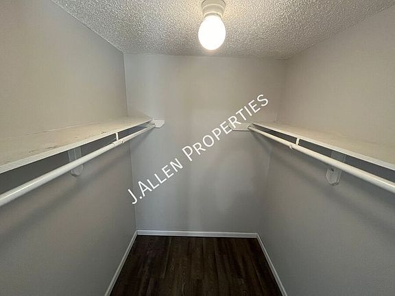 4th image of 1807 Parker Cir APT C