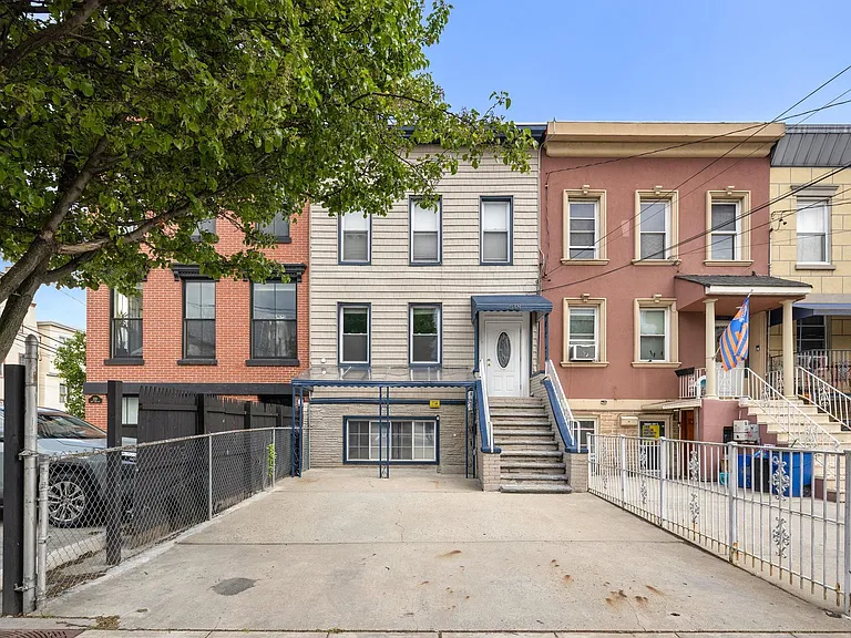 518 New York Ave #1 — Photo 18