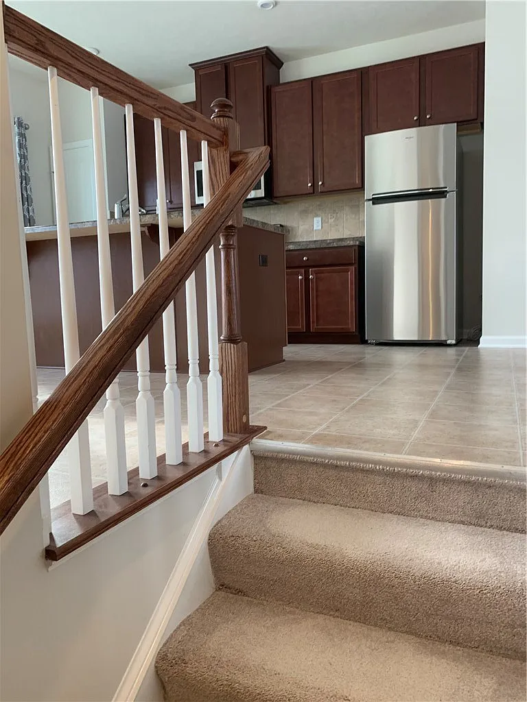 3 bed, 2.5 bath, 1432 sqft, $2,200 — Photo 4