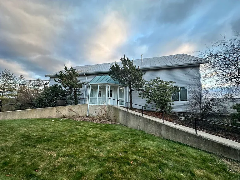 25 Sarhelm Rd — Photo 2