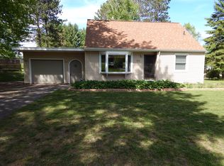 414 Radisson Dr, Marquette, MI 49855