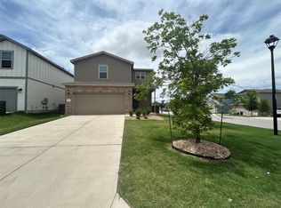 453 Stone Water Ln, Jarrell, TX 76537