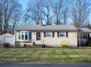 282 Newhouse St, Springfield, MA 01118