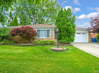 13818 Collins Dr, Warren, MI 48088