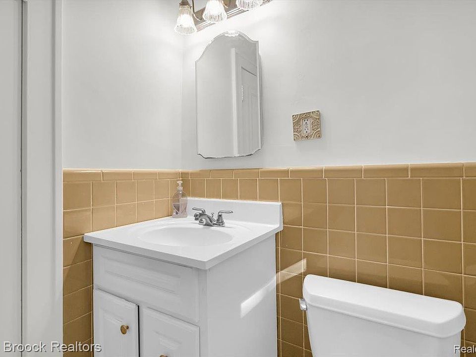 1218 Longfellow Ave, photo 14