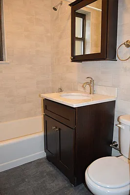 Rented by Realty 2000 Corp | media 19