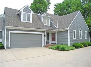 7859 Howe Cir, Prairie Village, KS 66208