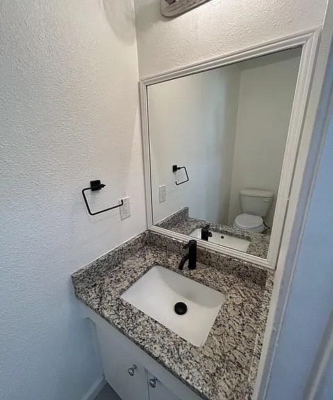 1118 E Brookswood Ave #A — Photo 7