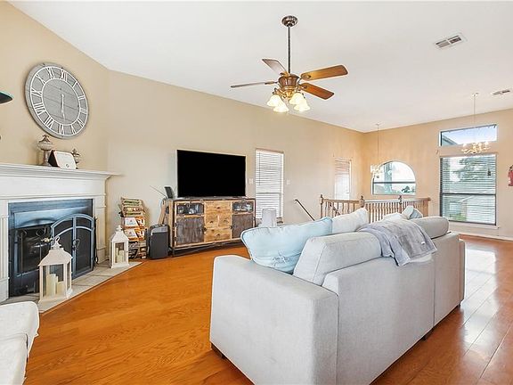 3rd image of 3712 Aspen Dr