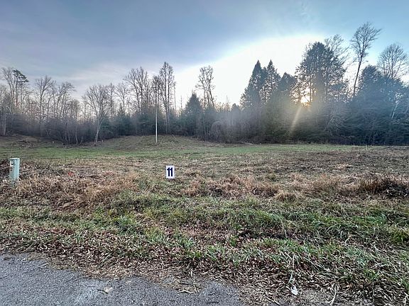 3rd image of 11 Hensley Rd
