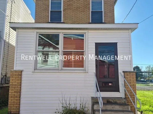 28 S 12th St, Jeannette, PA 15644