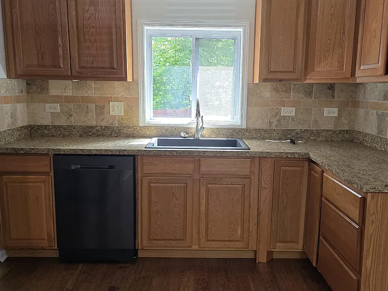 231 Oakdale Ave — Photo 6