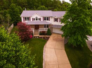 1008 Deerbrook Ln, Oakdale, PA 15071