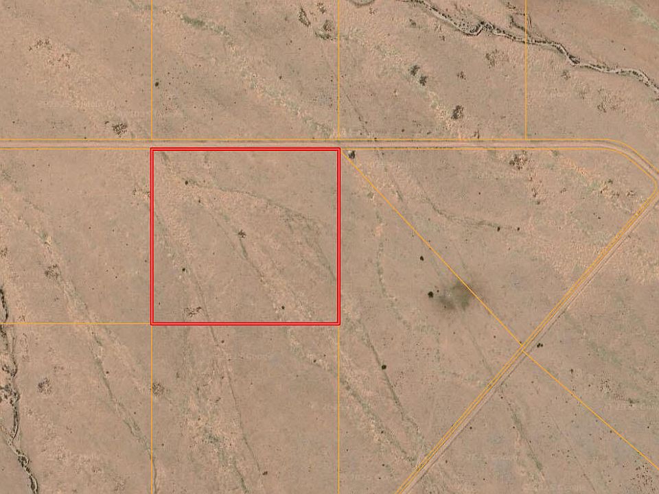 2nd image of 302 Deer Valley Rd