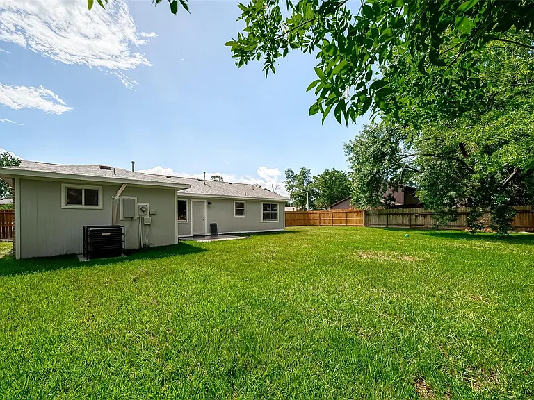 8619 Valley Meadow Dr — Photo 37