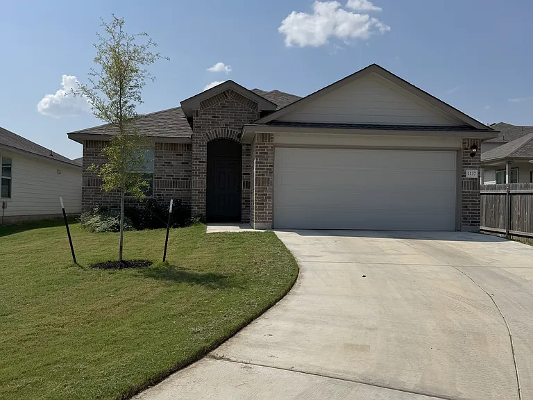 1137 Ruby Cv — Photo 13