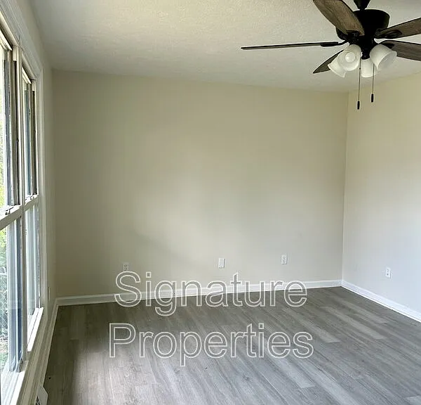 412 Virginia St — Photo 2