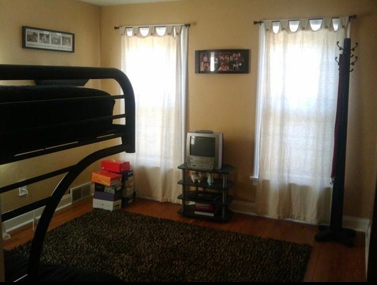 1st image of 220 Thoroughman Ave