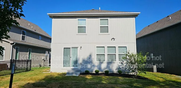 8716 SW Edgewater Dr — Photo 32