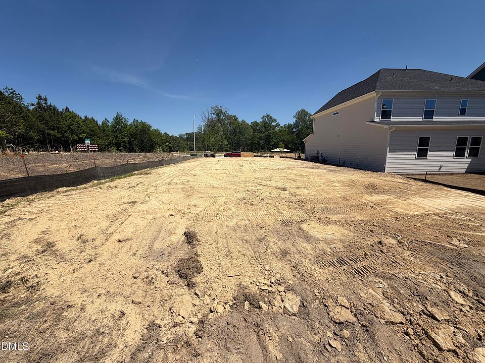 2nd image of 917 Diana Victoria Ct