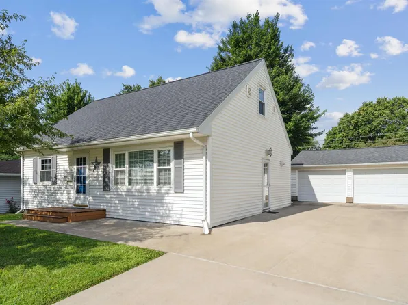 2764 Fairlane Ave, Waterloo, IA 50702
