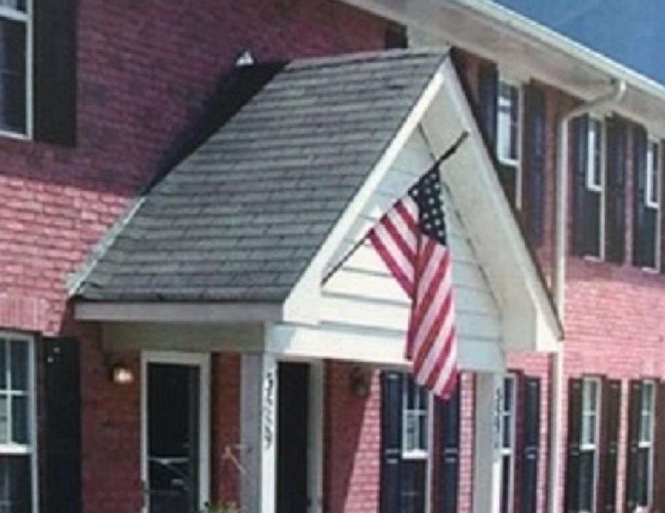 1st image of 3654 Crest Hill Dr