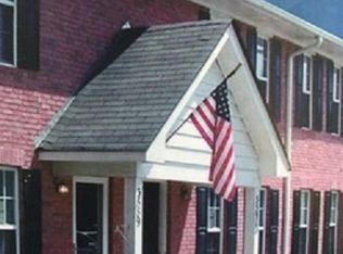 3654 Crest Hill Dr, Flowery Branch, GA 30542