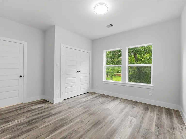 892 Paul Quinn St — Photo 15