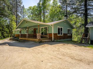 424 Roan Dr, Grants Pass, OR 97526