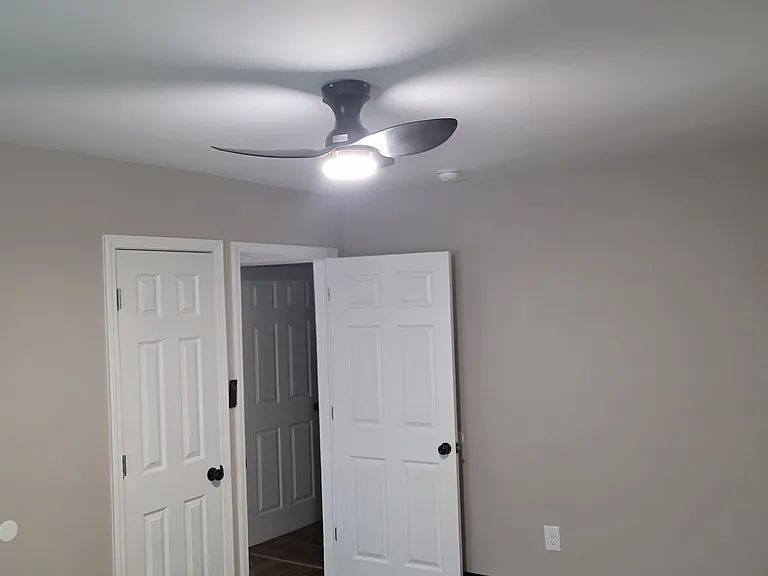 325 Trinity Ln — Photo 14