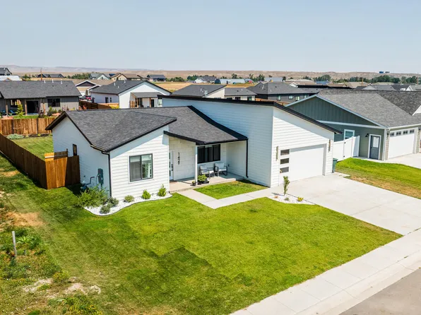 1429 Silverton Dr, Ranchester, WY 82839
